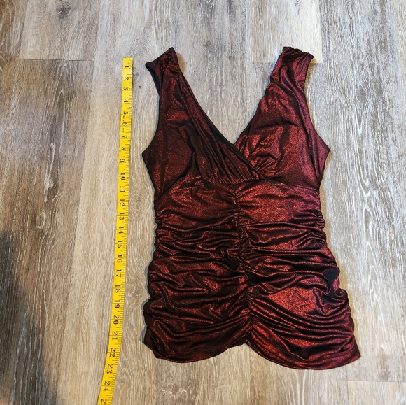 Cute y2k red and black ruched tank top - Picture 6 of 9